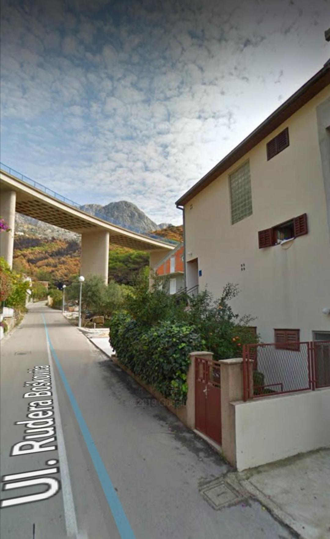 70 M From The * Podgora