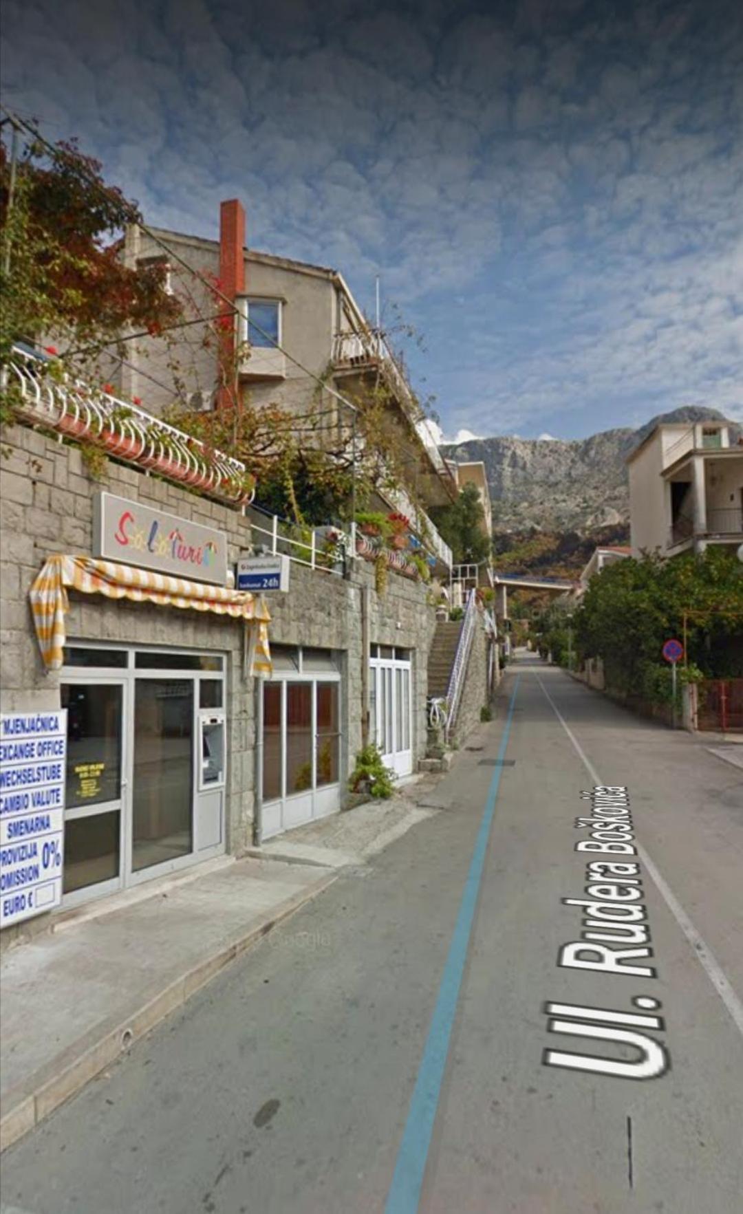 70 M From The * Podgora